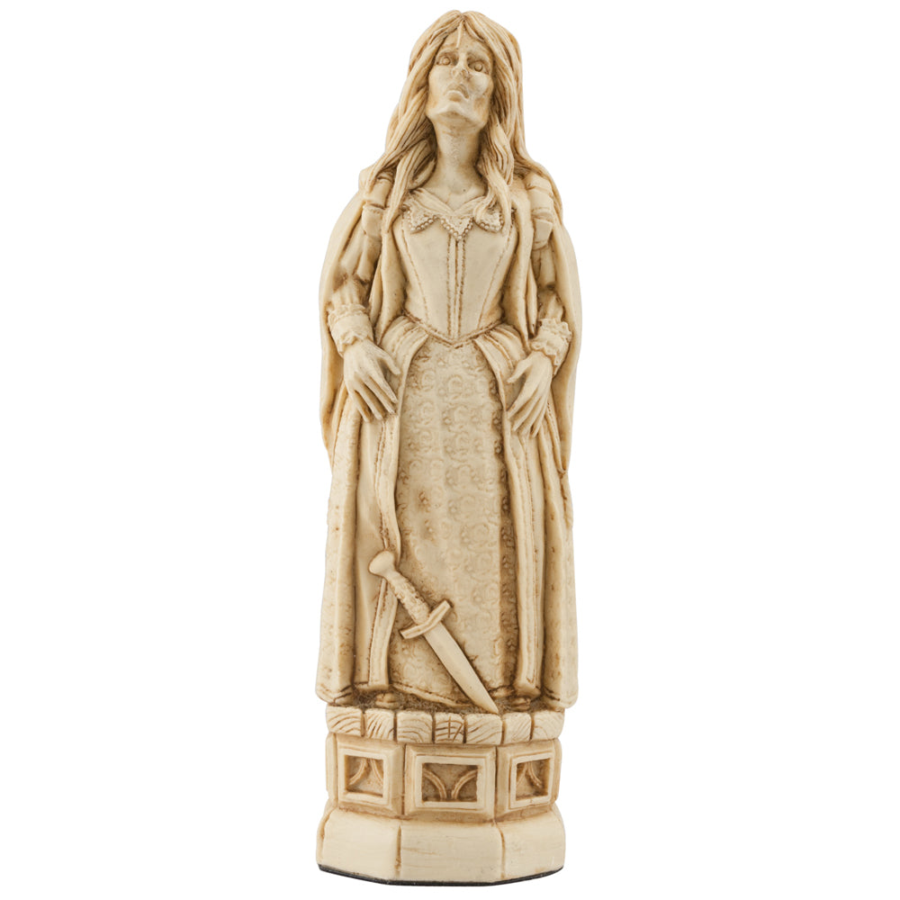 Ivory coloured themed Queen chess piece depicting Lady Macbeth, of the famous Shakespeare play : Macbeth.
